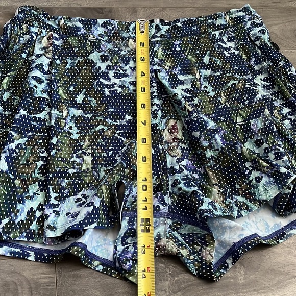 Lululemon Skort - size 8 - Picture 12 of 12